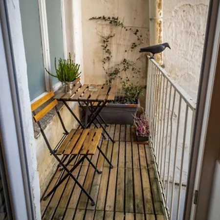 Super Central Studio - With Balcony شقة