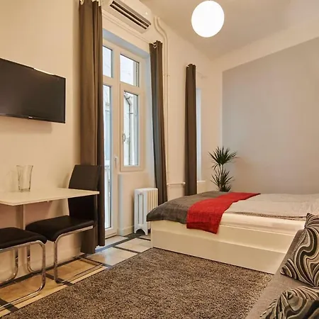 Super Central Studio - With Balcony Апартаменты Будапешт