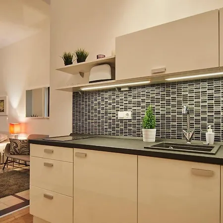 Апартаменты Super Central Studio - With Balcony *