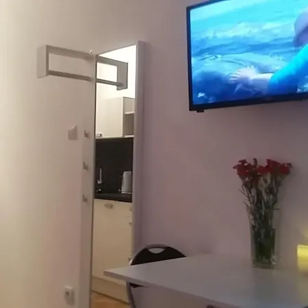 Апартаменты Super Central Studio - With Balcony